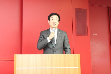公開セミナー開会挨拶　高田隆理事